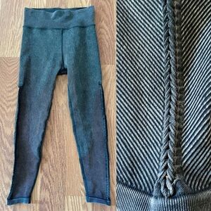 OFFLINE by AERIE 7/8 Hi-Rise LEGGING With Braided Sides Size SMALL